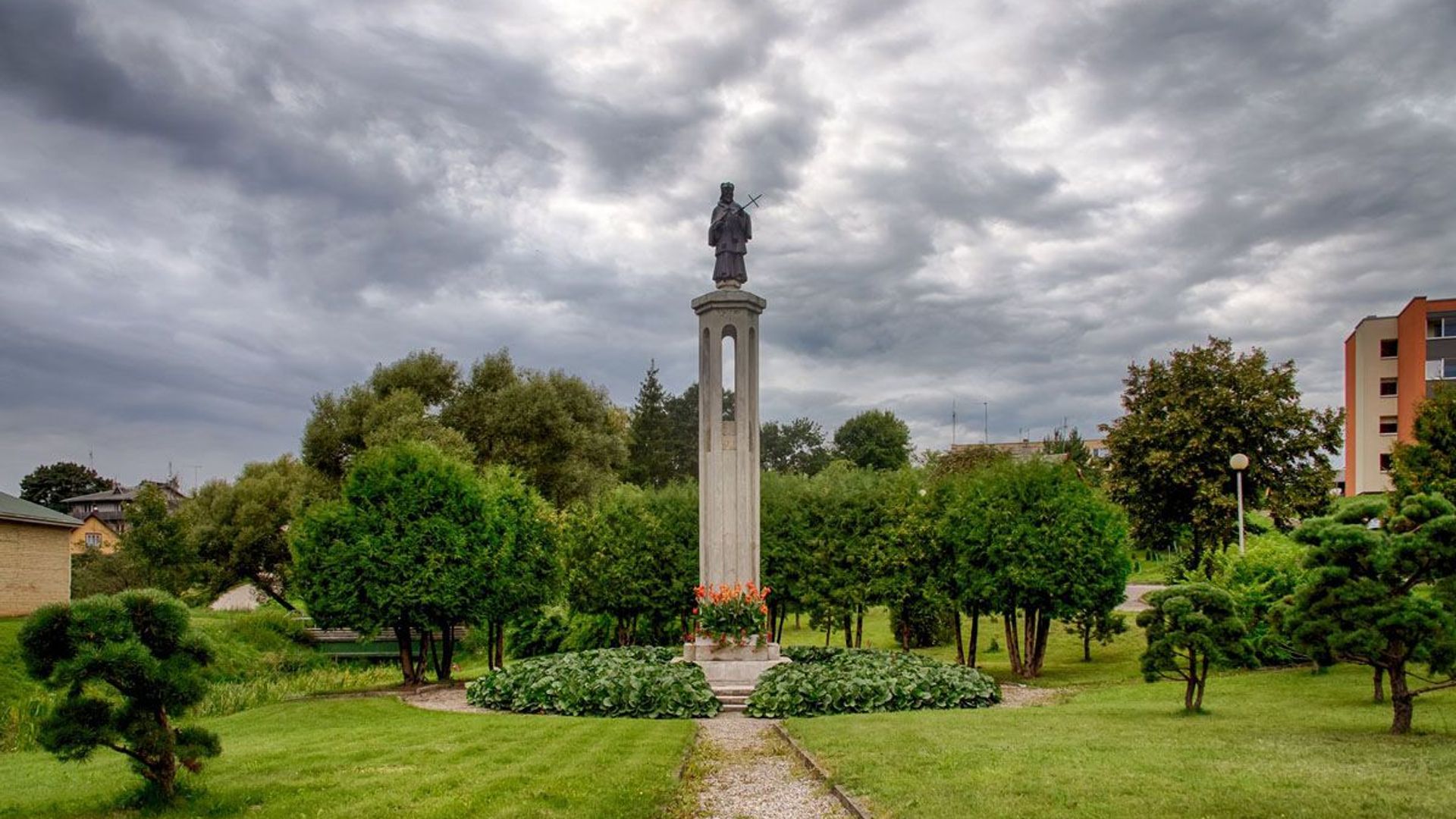 Molėtų Šv. Jono Nepomuko paminklas