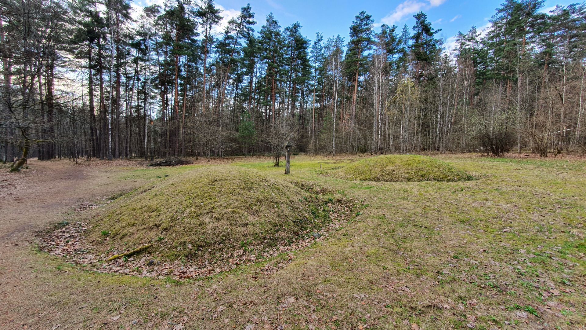 Karmazinai Burial Ground