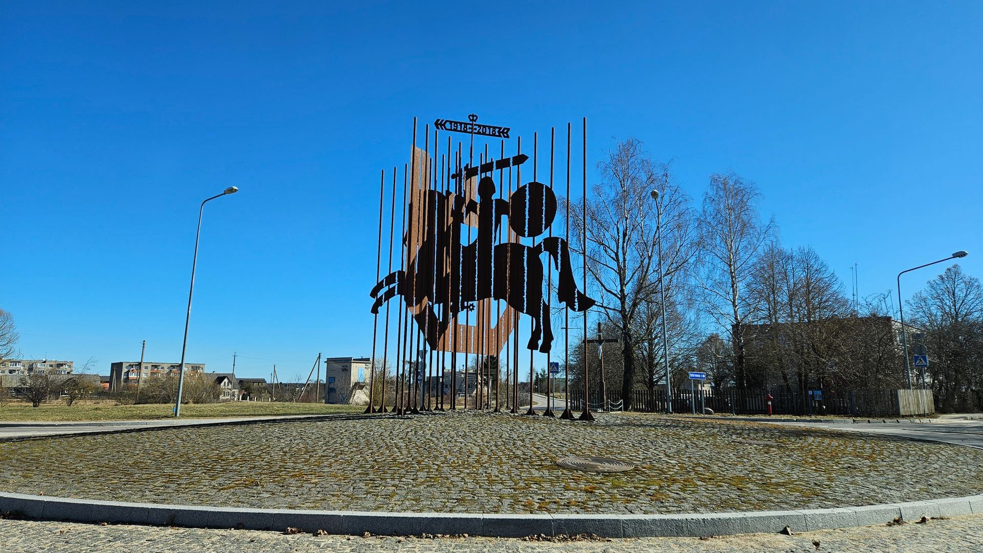 Monument Crossroads of History