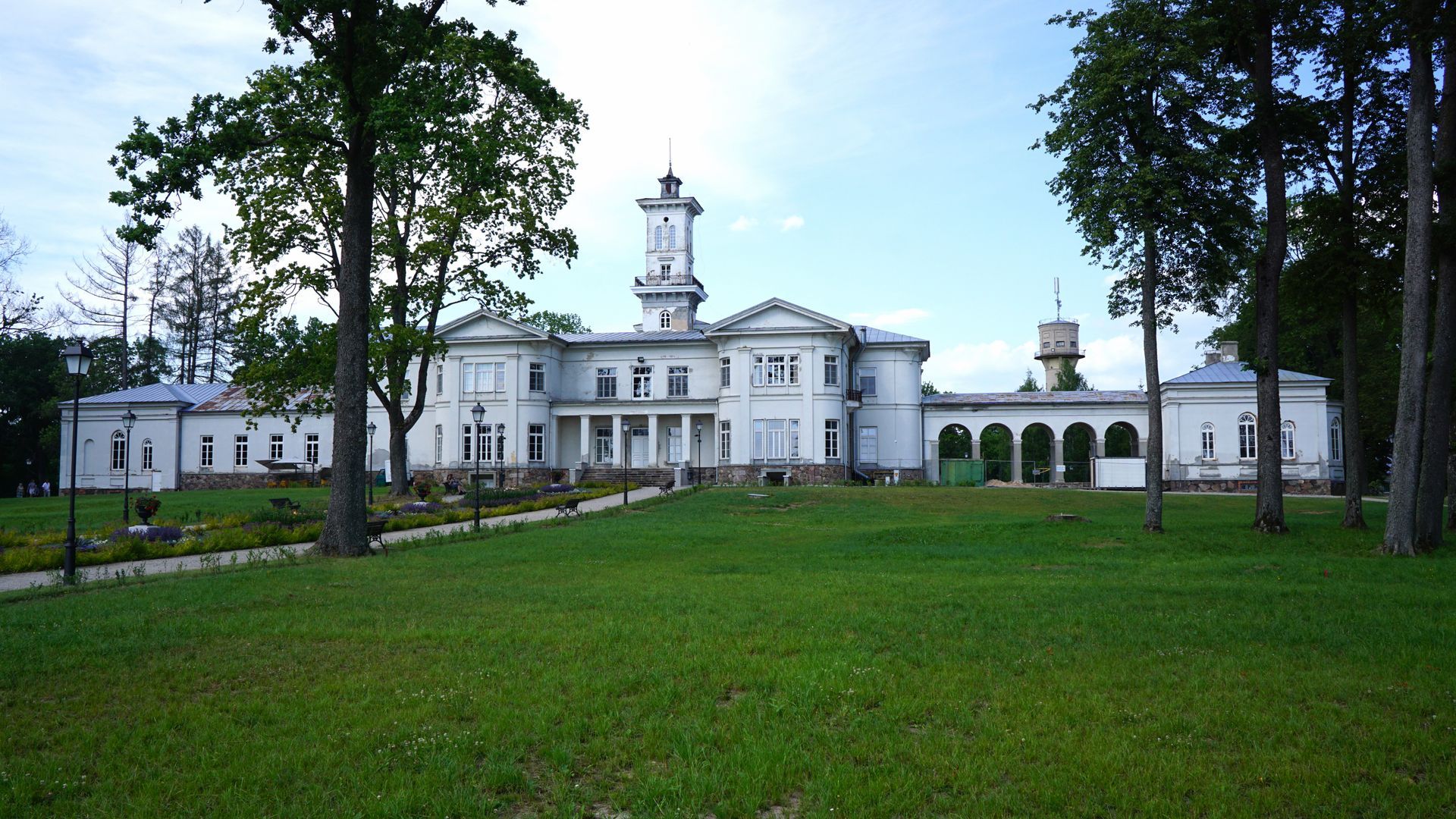 Astravas Manor