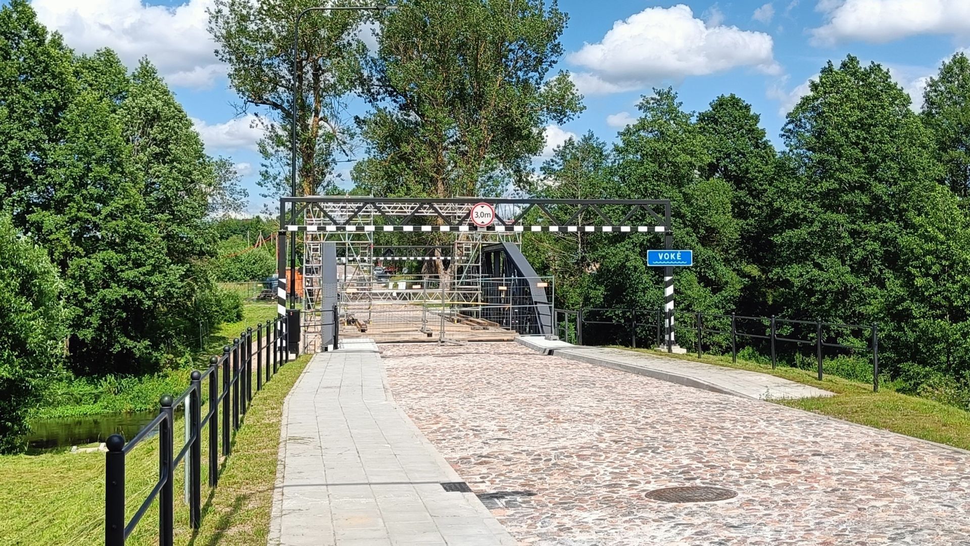 Kazbėjų santvarinis tiltas