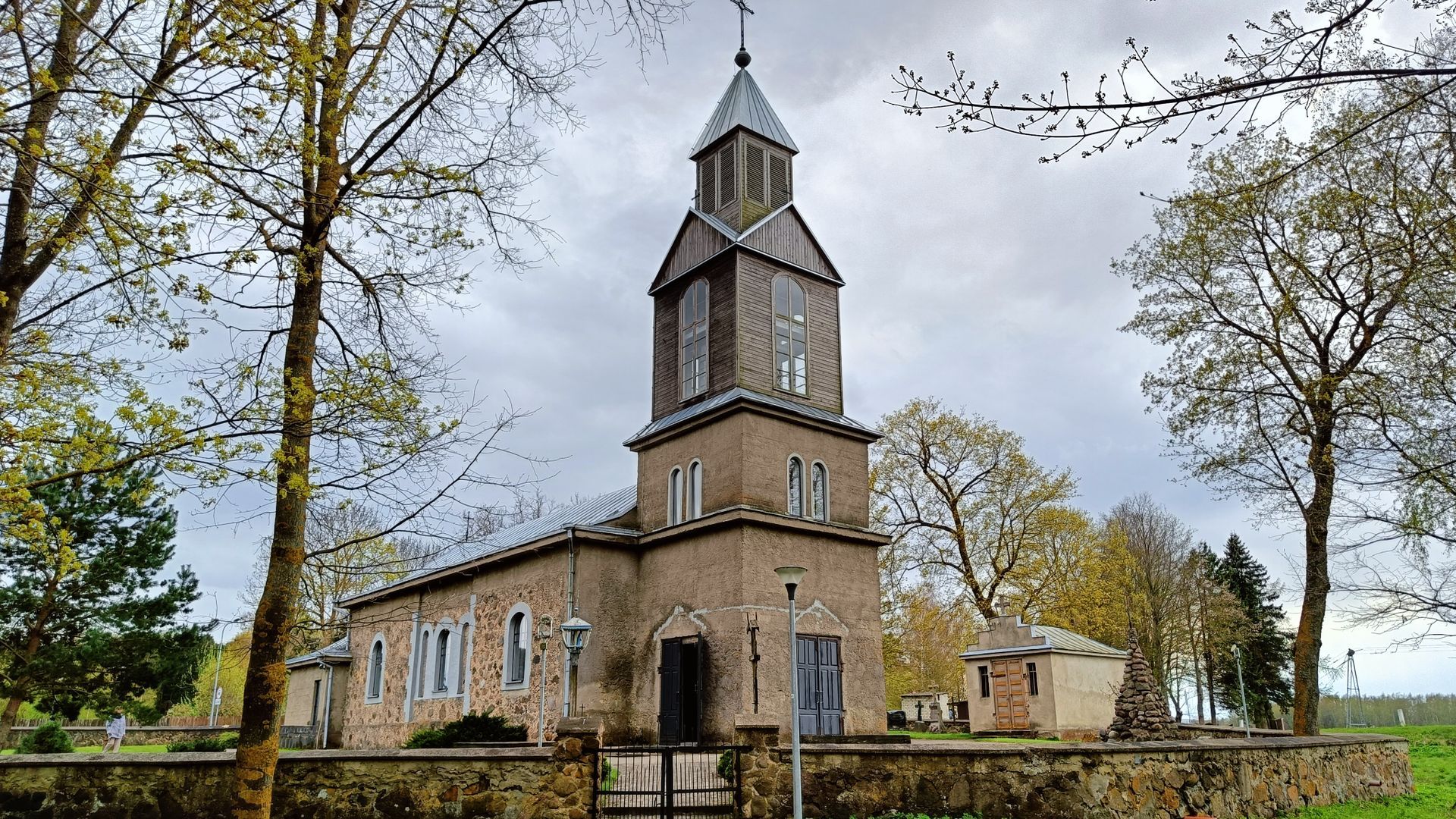 Kairių Švč. Mergelės Marijos, Belaisvių Vaduotojos bažnyčia