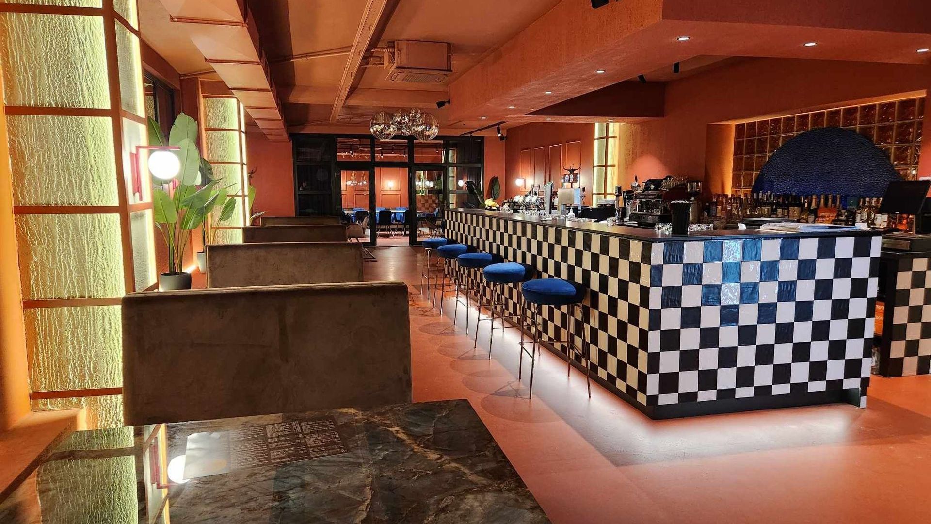 Domino restobar