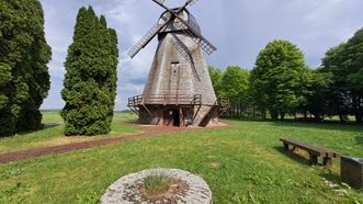 Linen Museum (Stultiškiai Windmill)