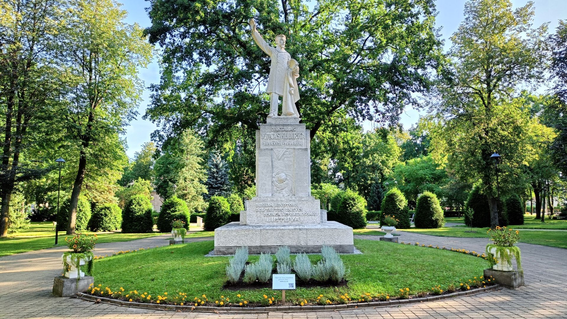 Monument to Vincas Kudirka