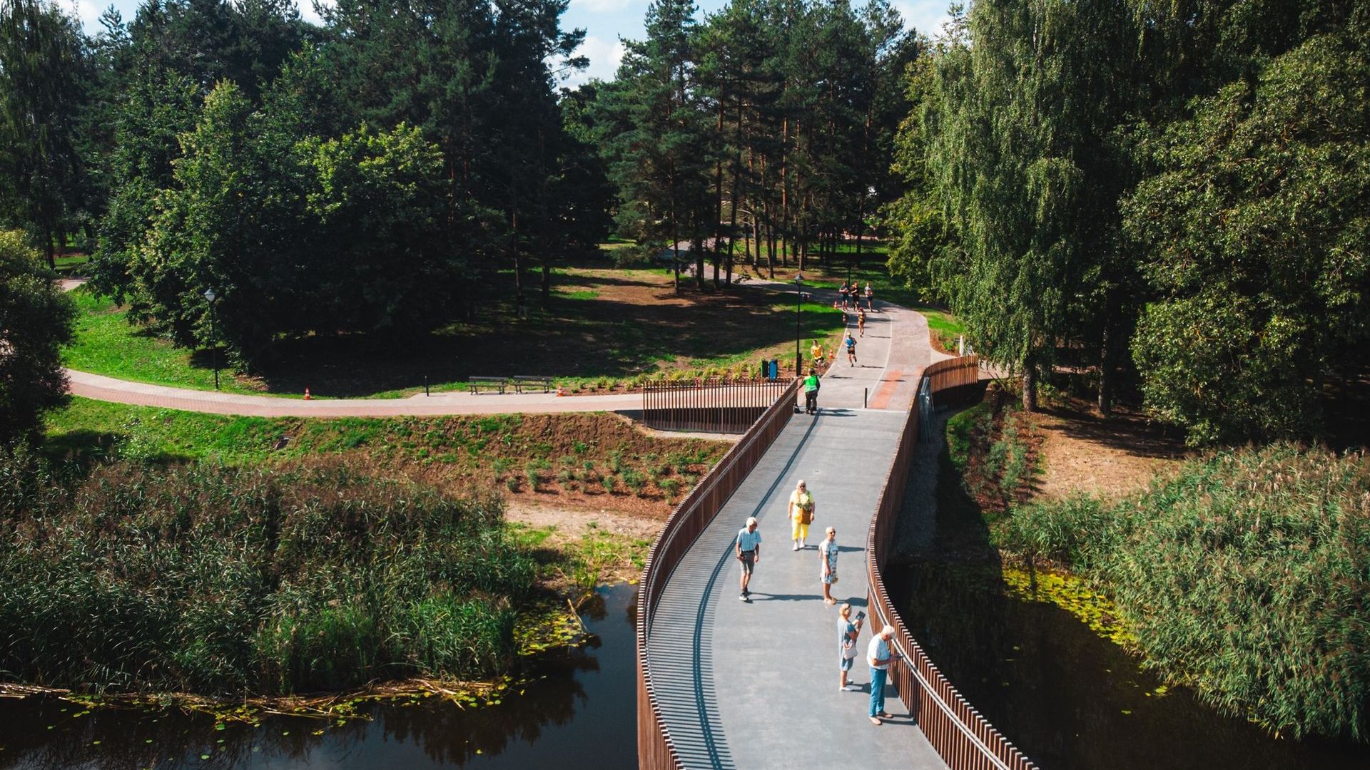 Apaščia Curved Bridge