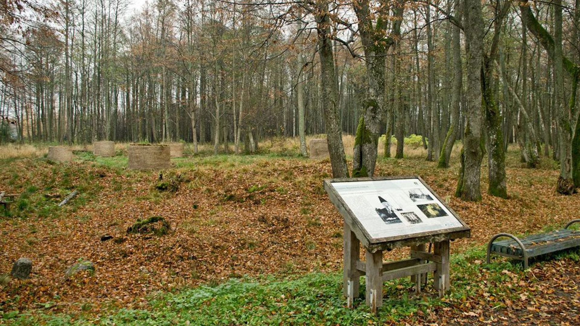 Sunaikintos Karklės bažnyčios pamatai