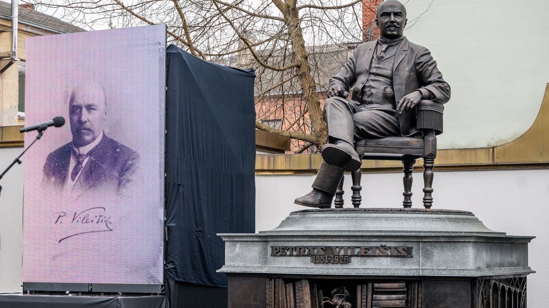 Sculpture for Petras Vileišis