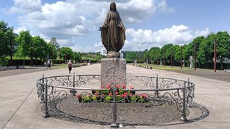 Sculpture of St. Virgin Mary in Šiluva