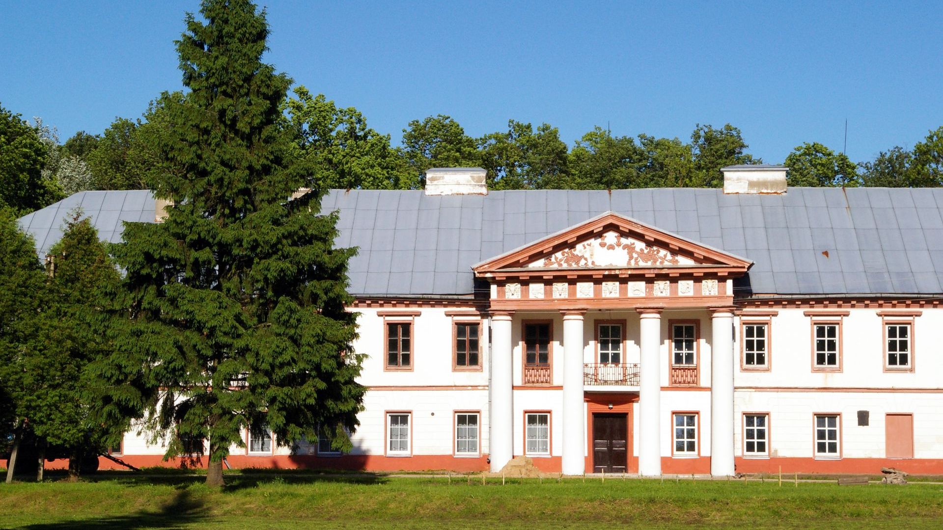 Raguvėlė Manor