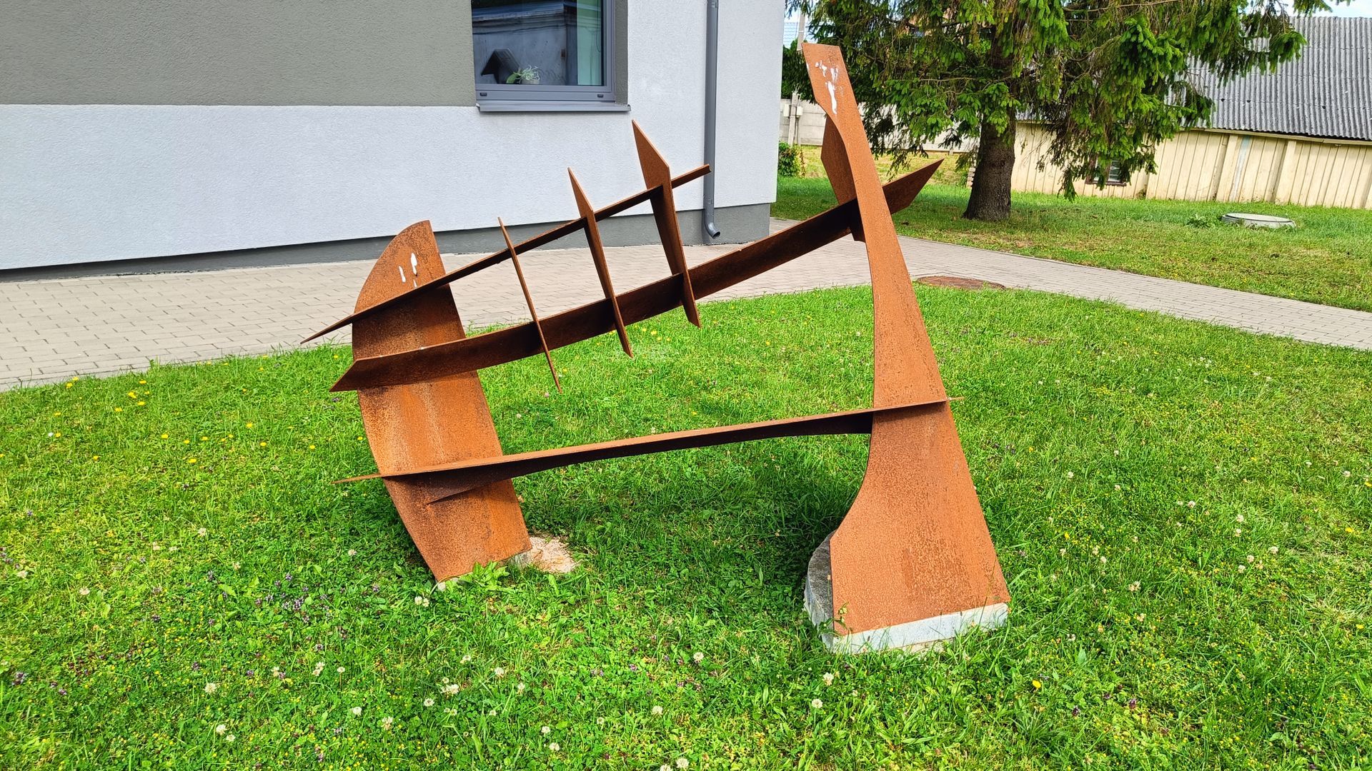 Sculpture The Node