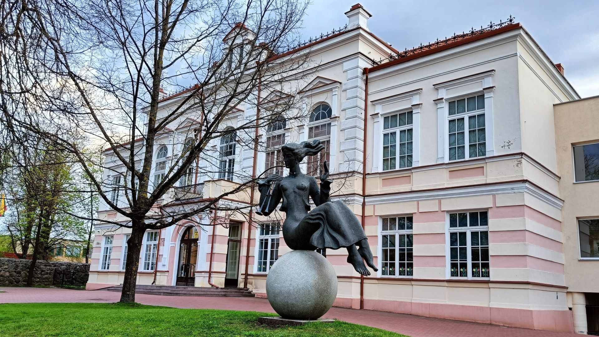 Sculpture Girl with a Pipe