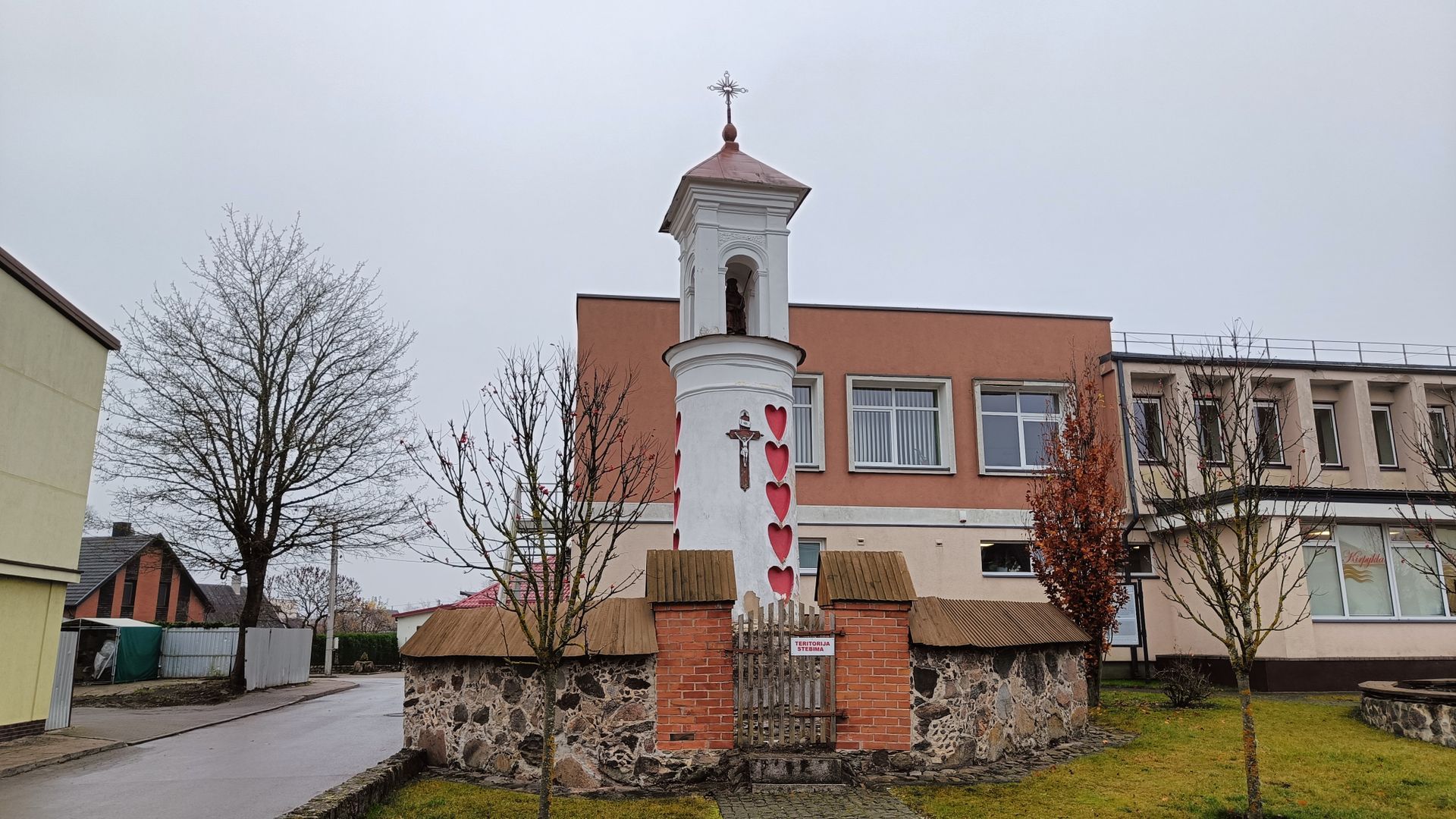 Penkių širdžių koplytstulpis