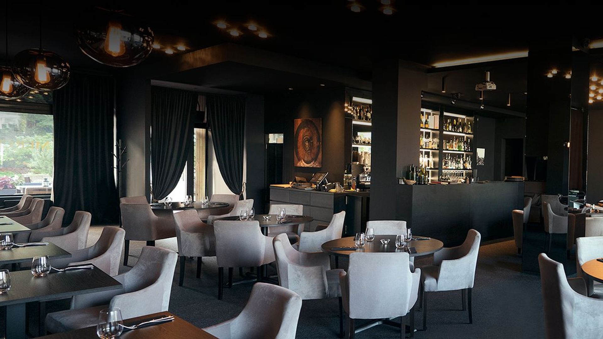 MERCI Restaurant & Lounge