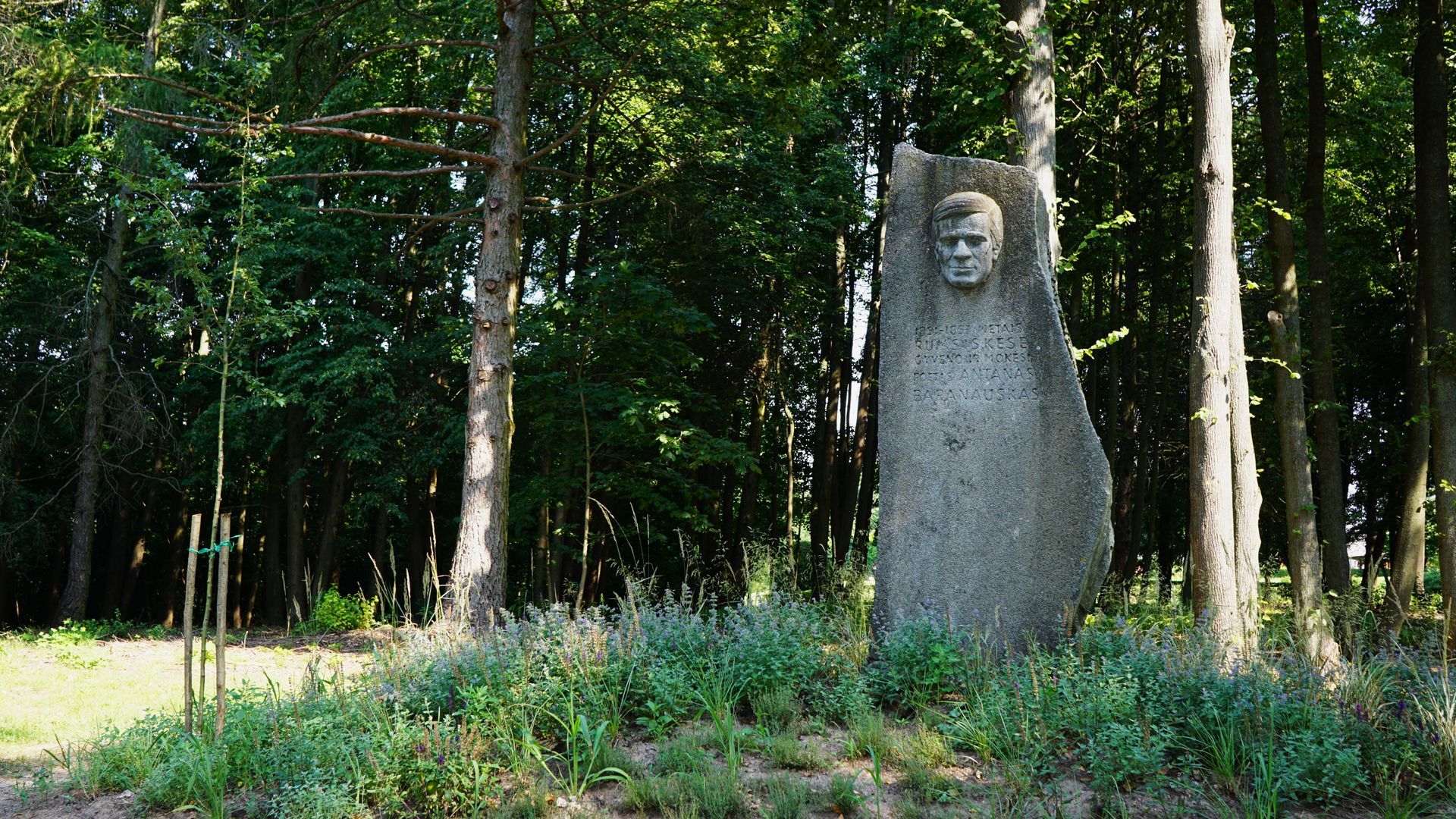 Monument to A. Baranauskas