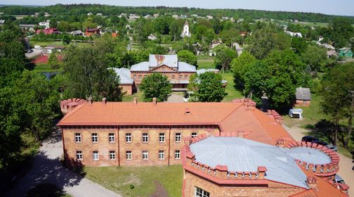 Raudonė Castle Tower Sight