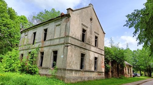 Former Bartninkai Manor