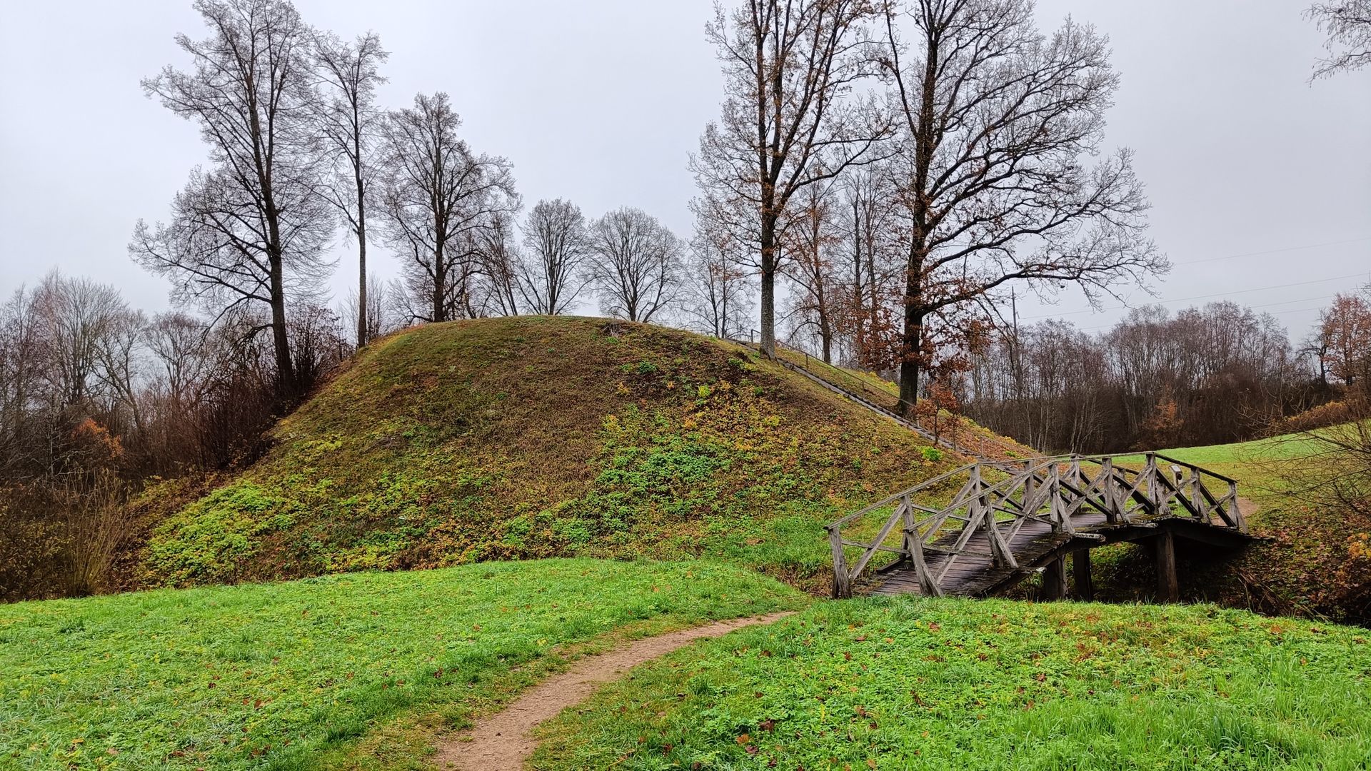 Daubarių II piliakalnis