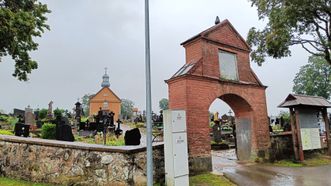 Laukuvos kapinių koplyčia