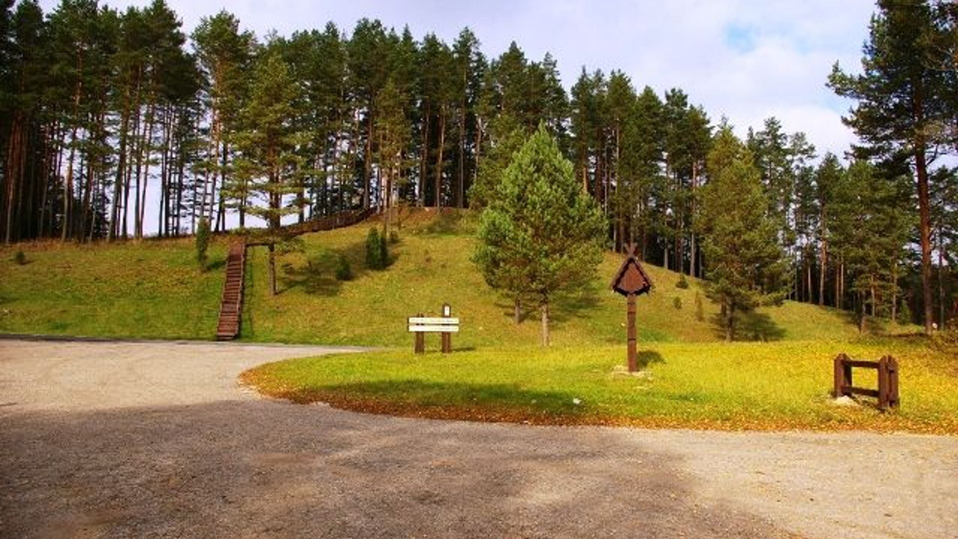 Velikuškių II piliakalnis Sala