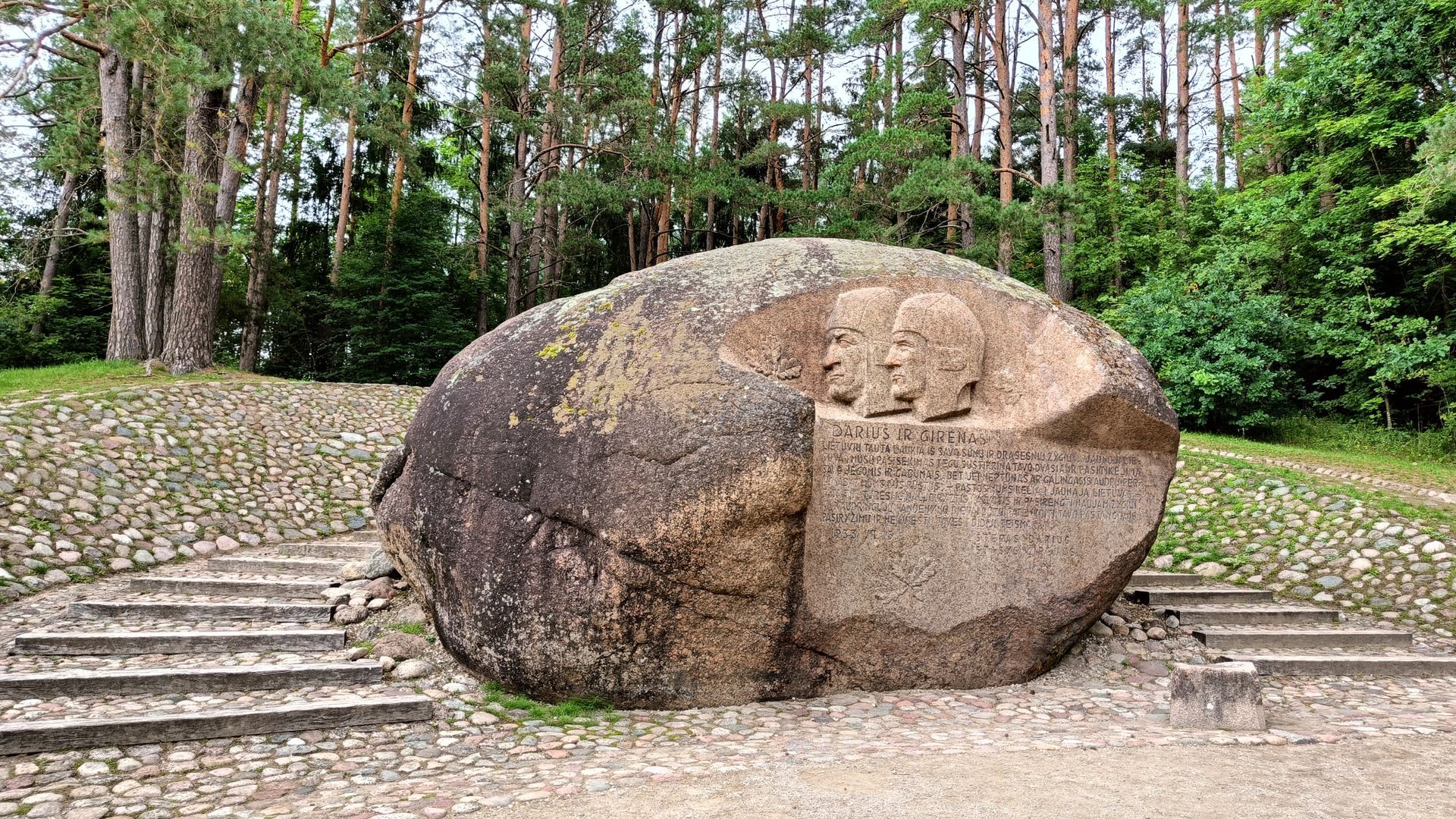 Puntukas Boulder