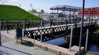 Chain (Swing) Bridge