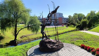 Sculpture Lėvuo and Kupa