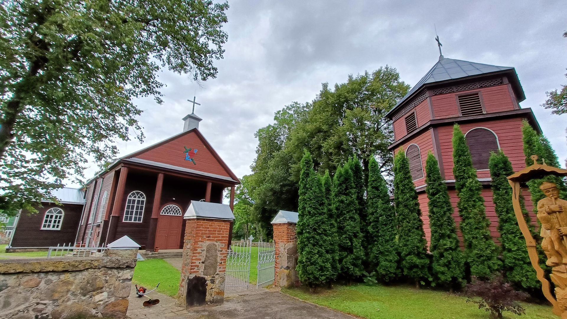 Kurklių Šv. Jurgio bažnyčia ir varpinė