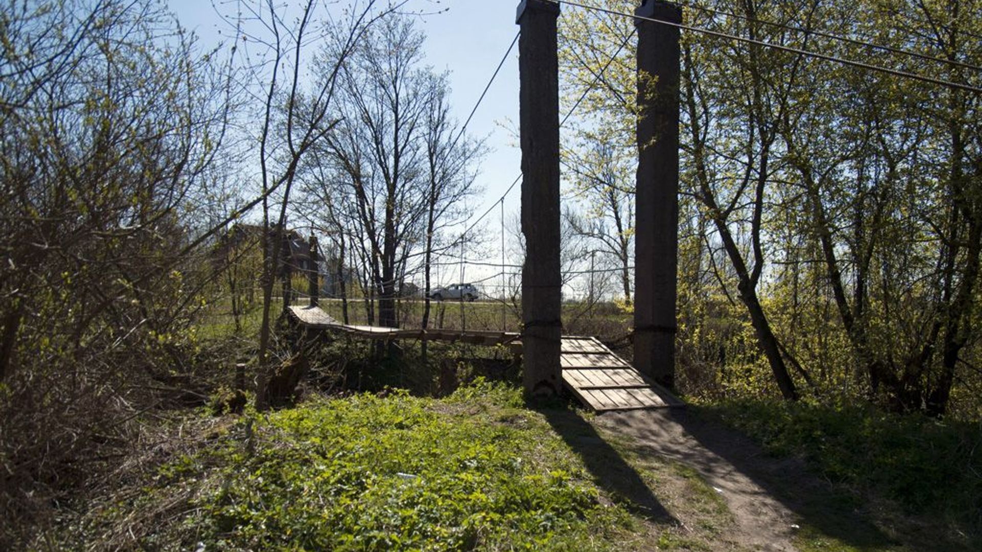 Gropiškių kabantis tiltas per Miniją