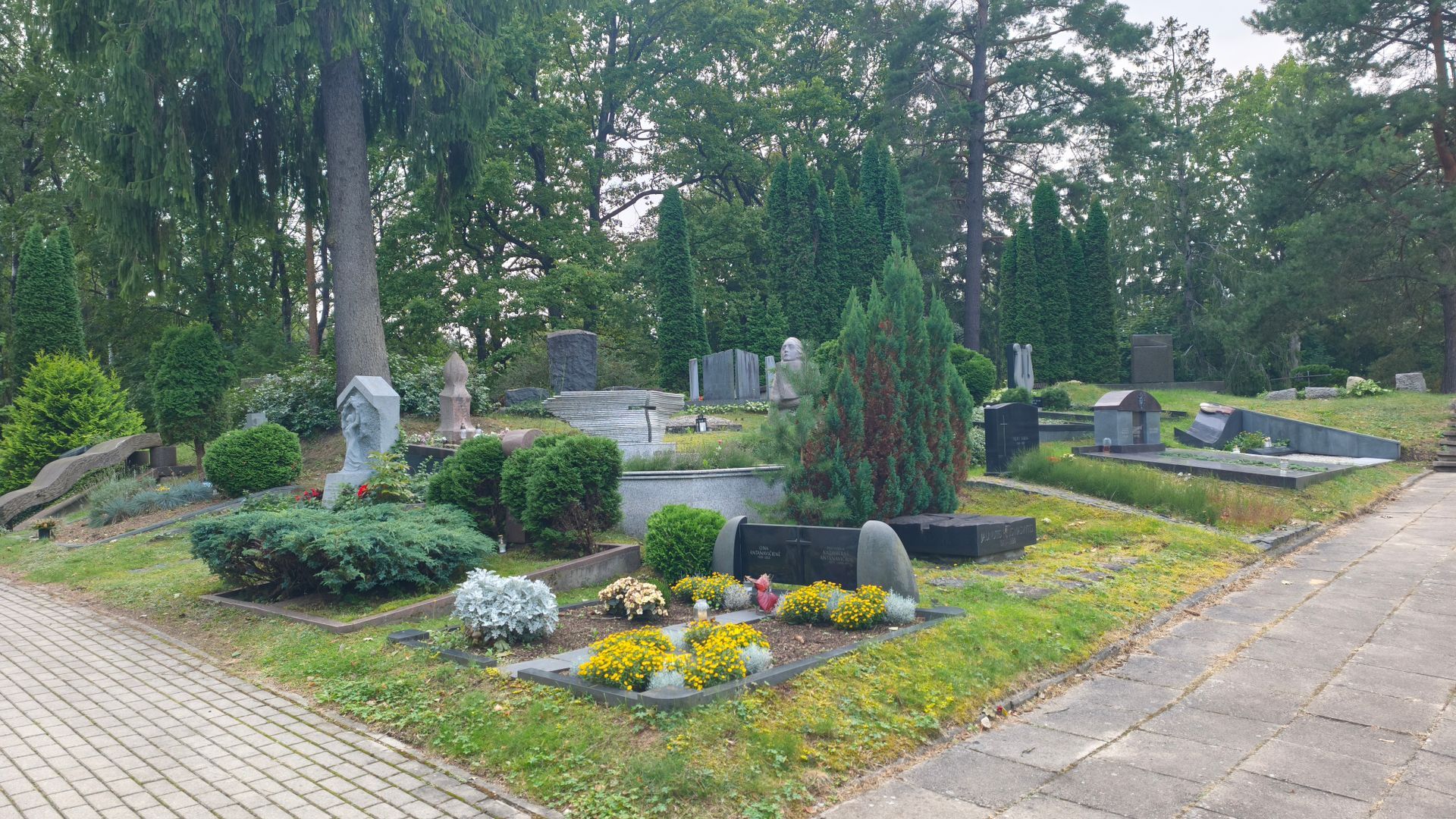 Antakalnis Cemetery Artists Hill