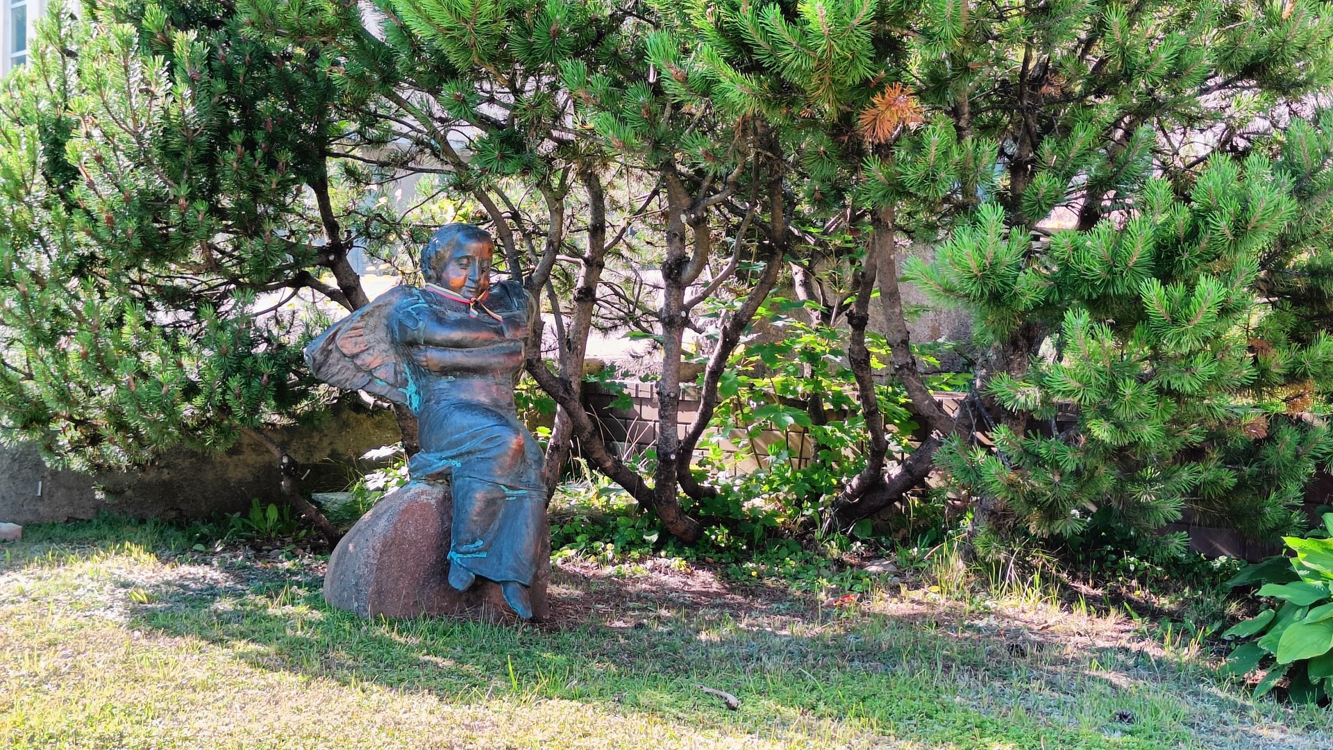 Sculpture Ikariukas