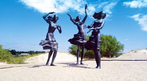 Sculpture Fisherman’s Daughters