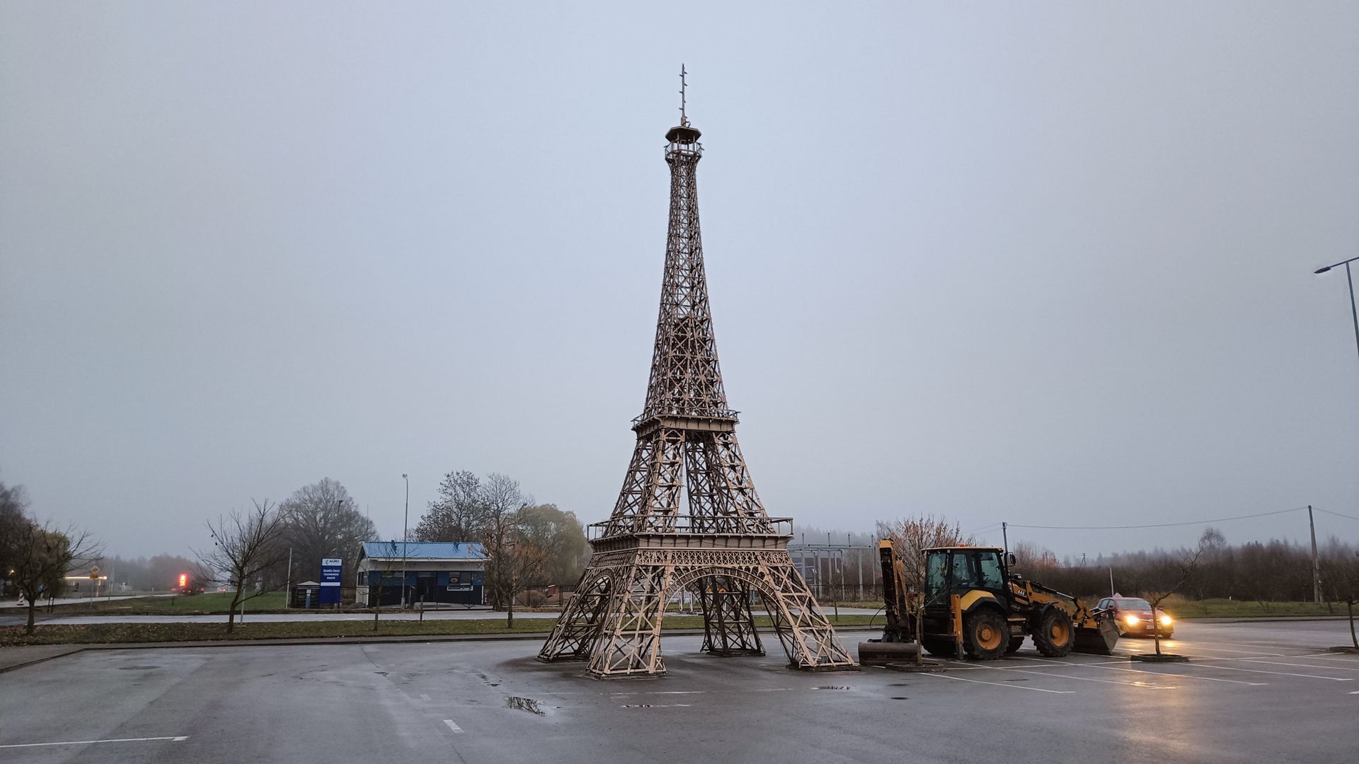 Eiffel Sculpture