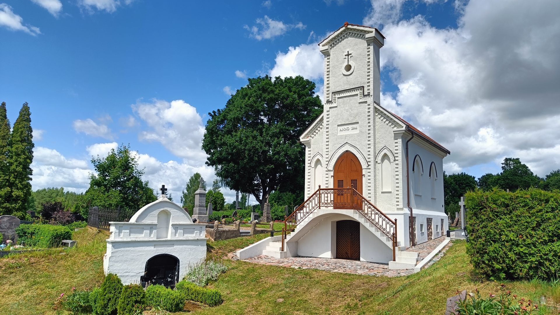 Veliuonos kapinių (Zaleskių) koplyčia