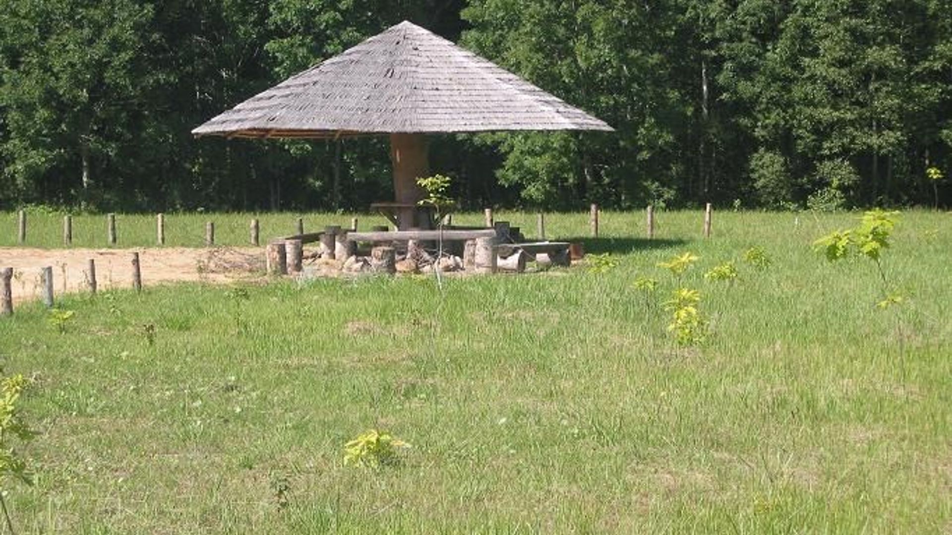 Lukšių girininkijos poilsiavietė