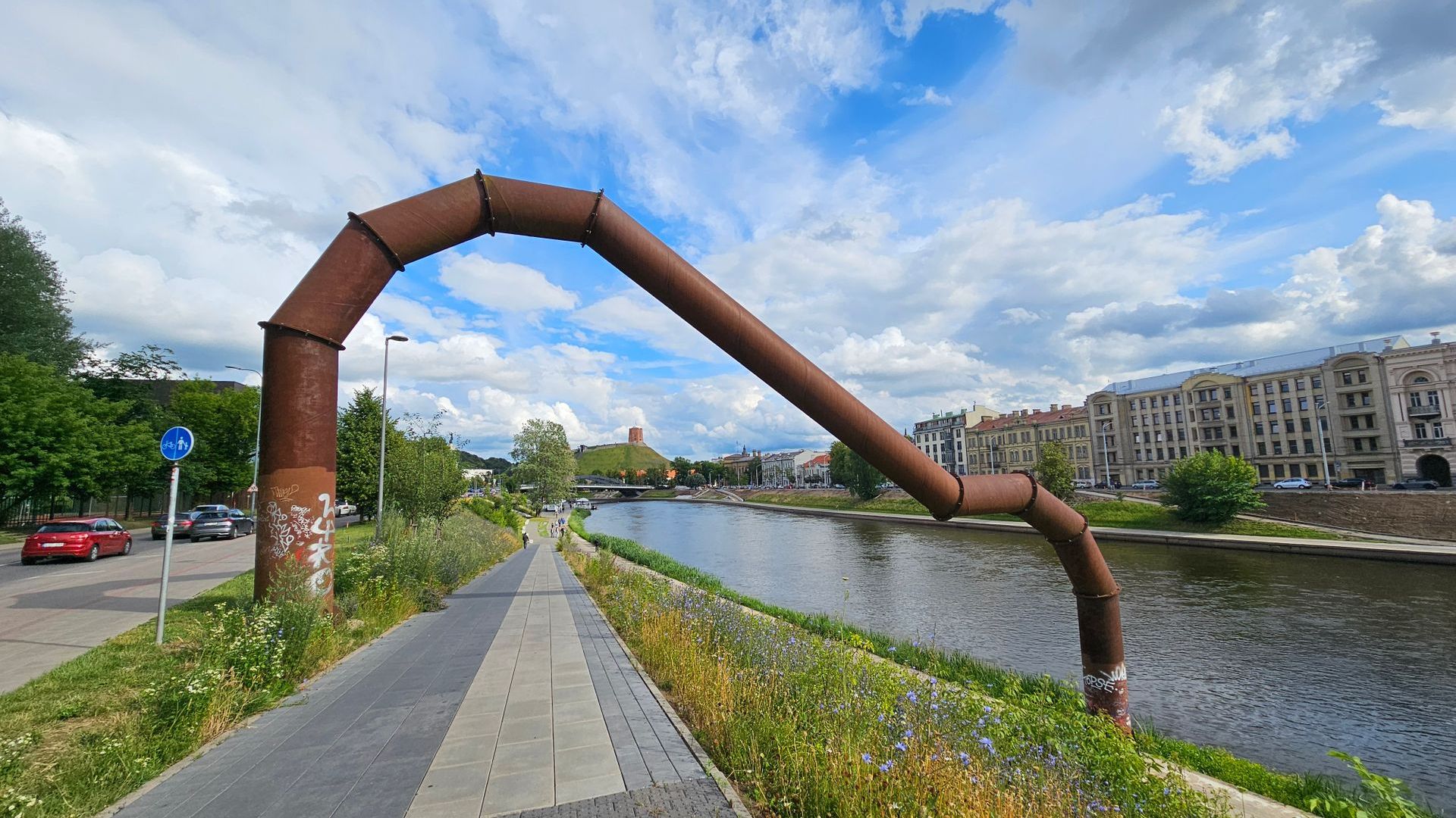 Sculpture Embankment Arc (Neris Pipe)
