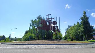 Monument Crossroads of History