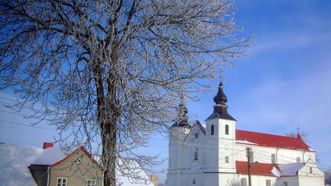 Varnių Šv. apaštalų Petro ir Pauliaus bažnyčia