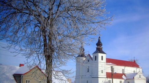 Varnių Šv. apaštalų Petro ir Pauliaus bažnyčia