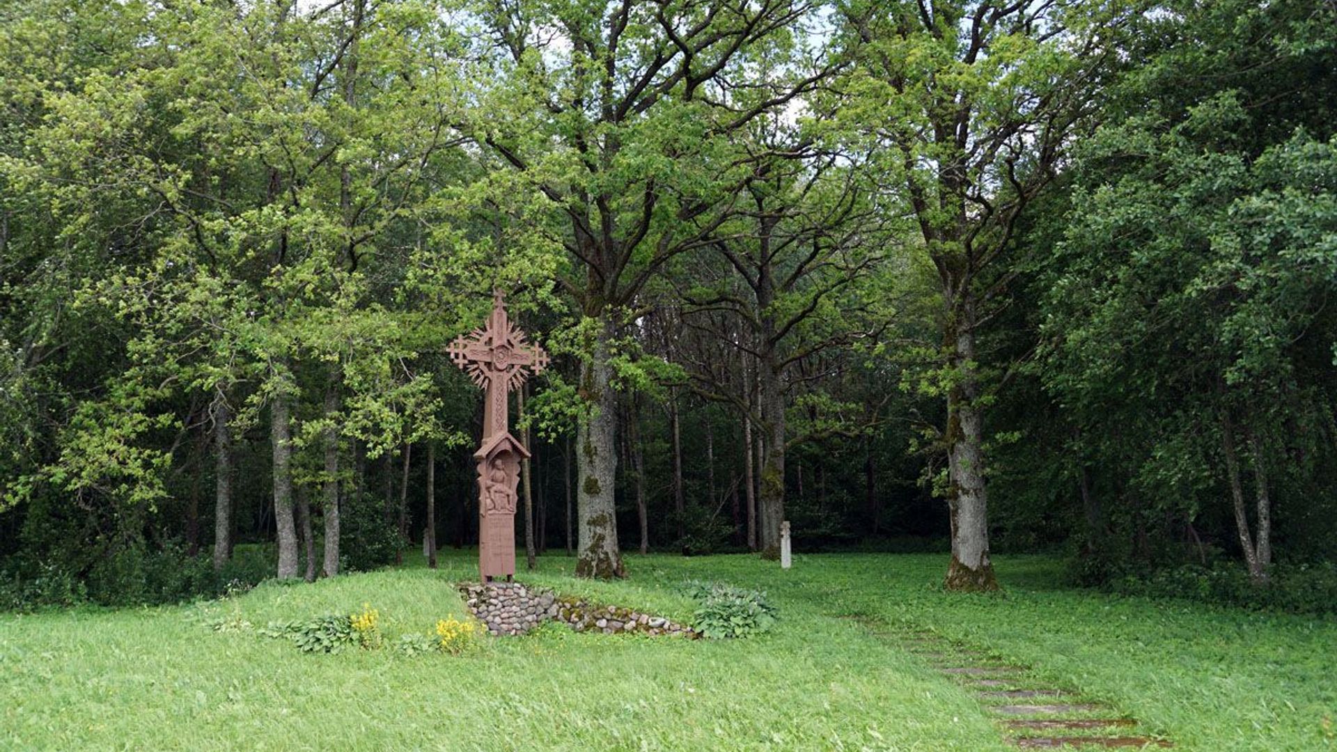 Vedecko ąžuolyno memorialas partizanams