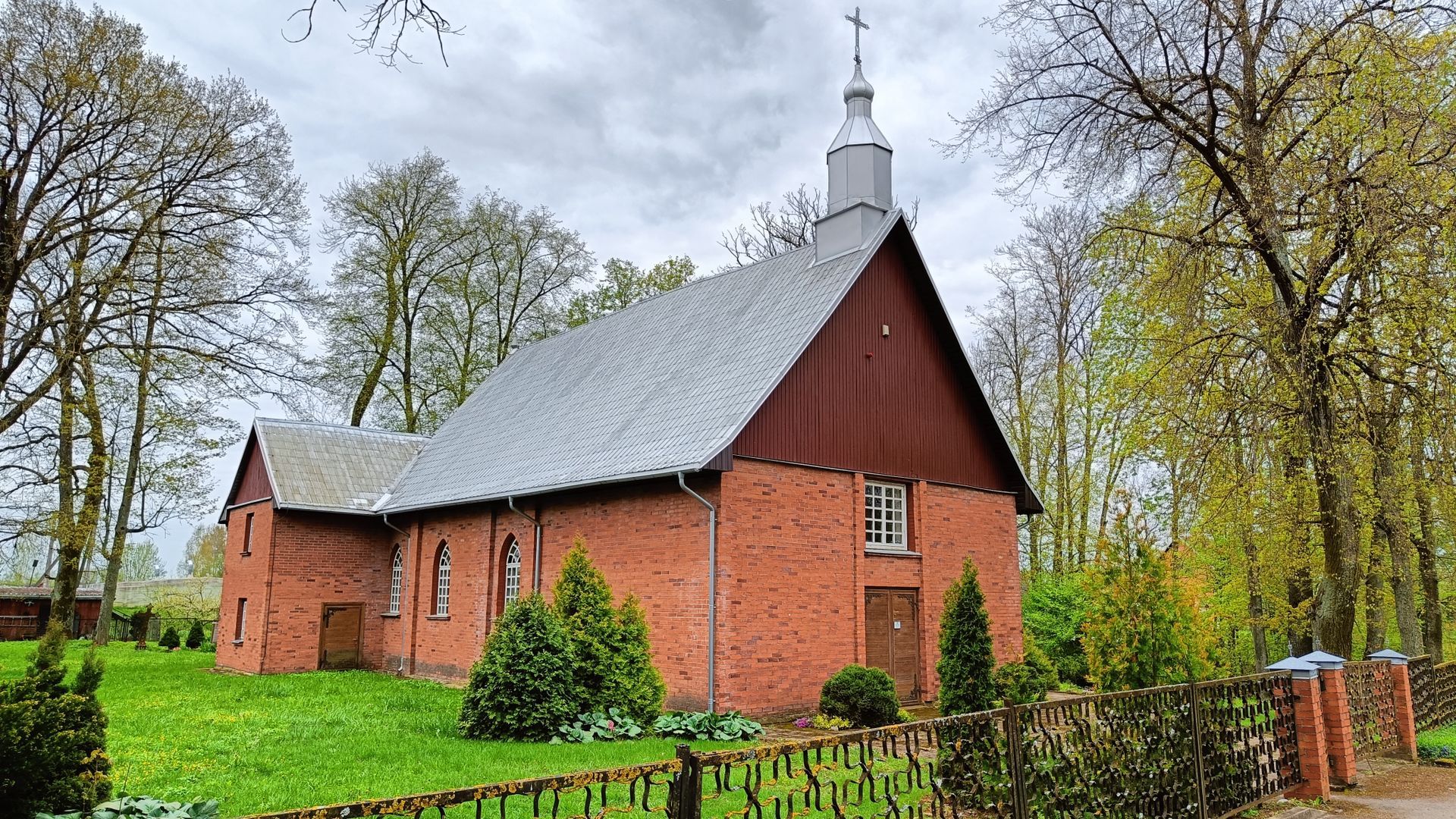 Muniškių Nukryžiuotojo Jėzaus bažnyčia